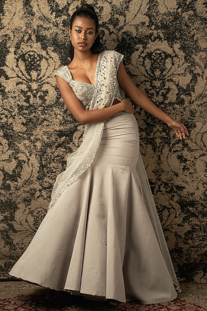 White Habutai Silk Pre-Draped Reception Saree Set by JIGAR & NIKITA at Pernia's Pop Up Shop