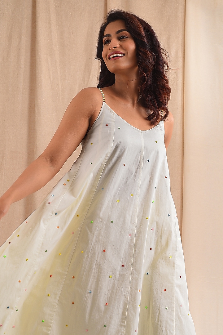 Cream Cotton Hand Embroidered Kurta Set by Blushing Couture by Shafali at Pernia's Pop Up Shop