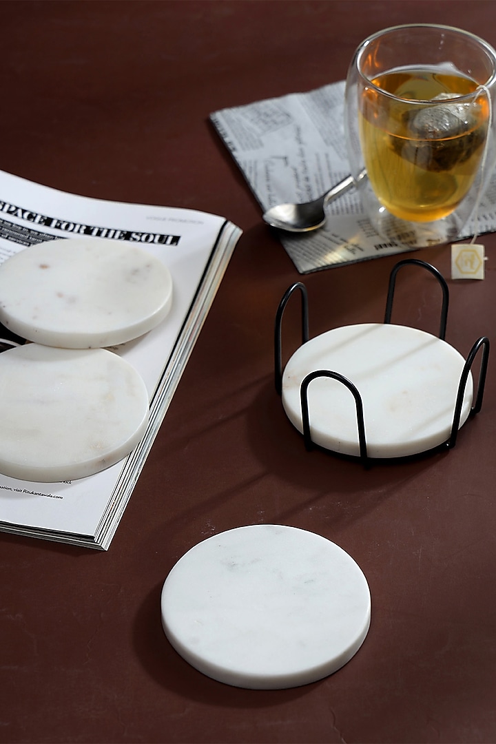White Marble Round Coasters With Case (Set Of 5) by BLUE ELEPHANT