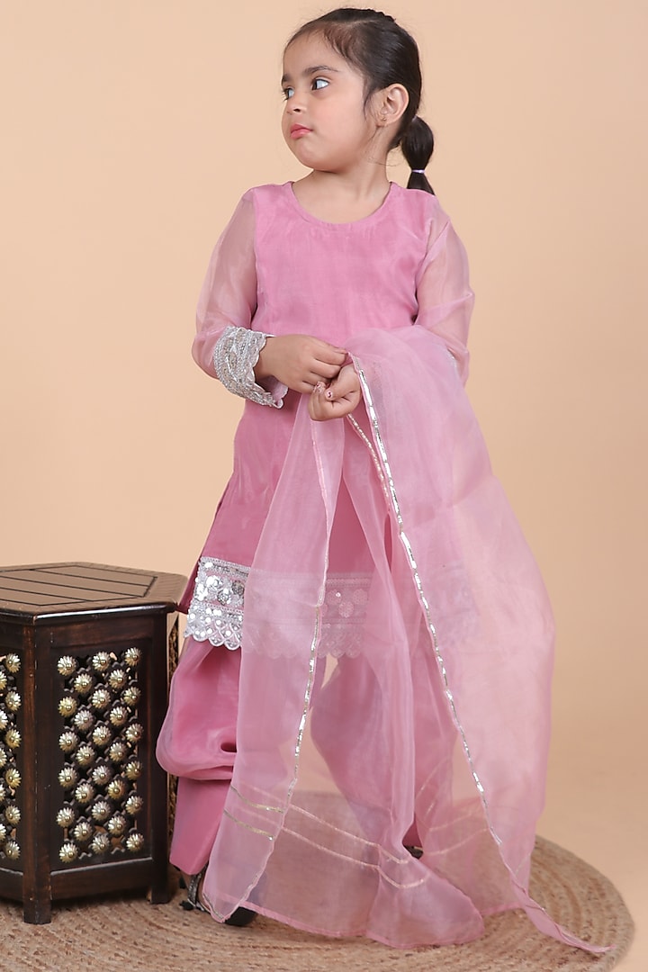 Onion Pink Tissue Embroidered Kurta Set For Girls by Little Blessings at Pernia's Pop Up Shop