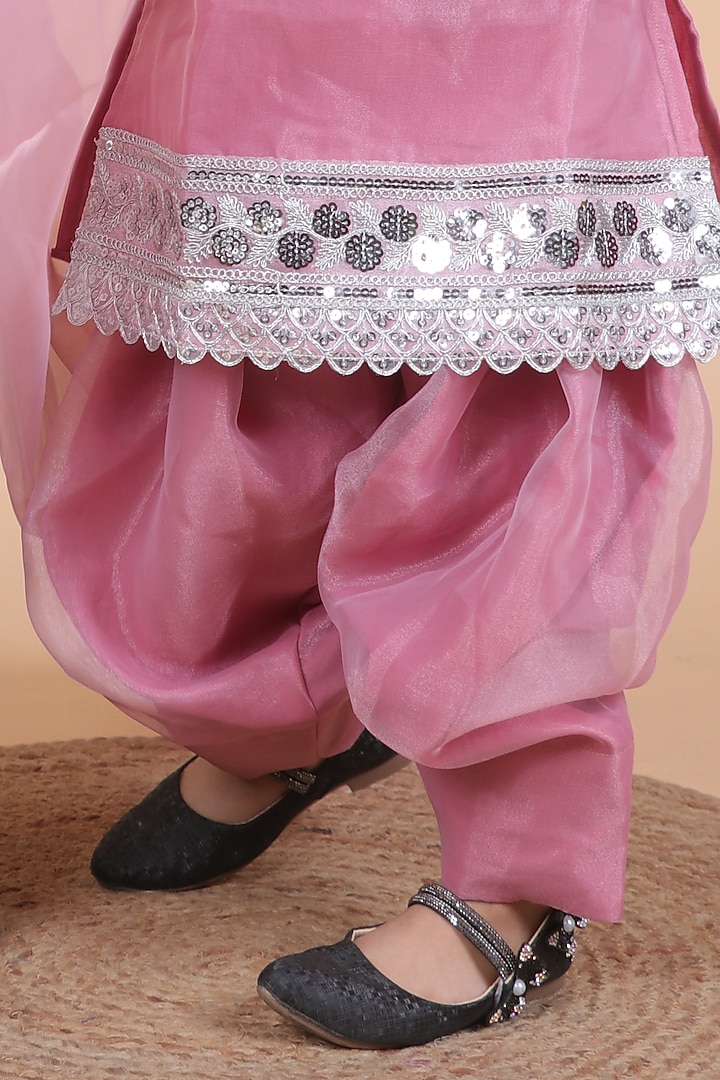 Onion Pink Tissue Embroidered Kurta Set For Girls by Little Blessings at Pernia's Pop Up Shop