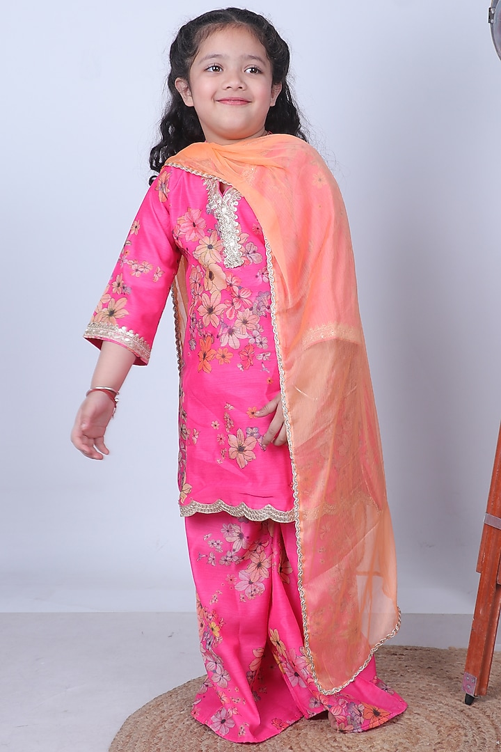 Pink Chanderi Printed & Embroidered Kurta Set For Girls by Little Blessings at Pernia's Pop Up Shop