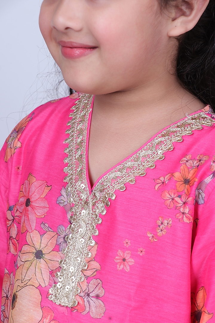 Pink Chanderi Printed & Embroidered Kurta Set For Girls by Little Blessings at Pernia's Pop Up Shop