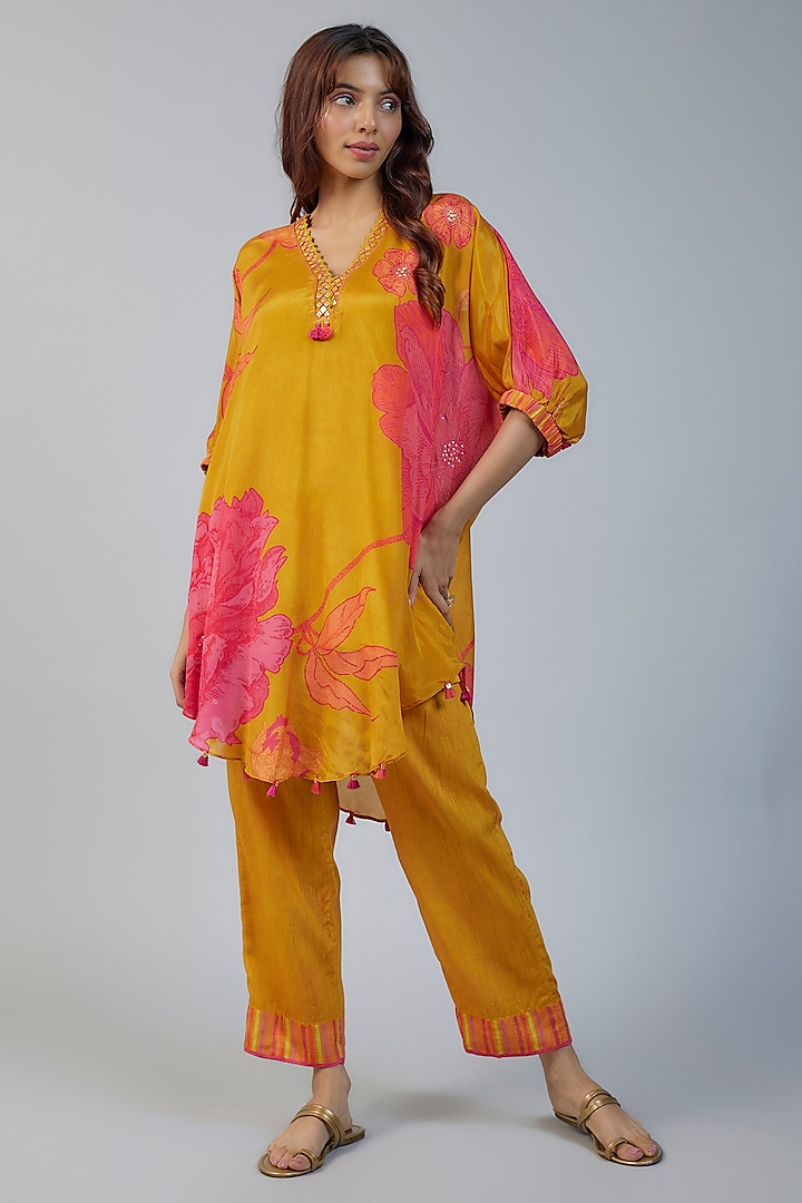 Yellow Natural Crepe Embellished Kurta Set by Basil Leaf at Pernia's Pop Up Shop