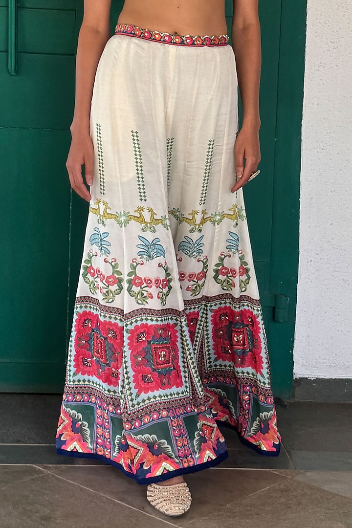 Beige Tussar & Chiffon Printed Co-Ord Set by Basil Leaf at Pernia's Pop Up Shop