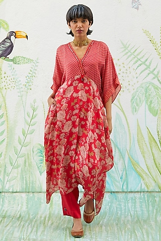 Raspberry Pink Chiffon Printed Asymmetric Kurta Set by Basil Leaf