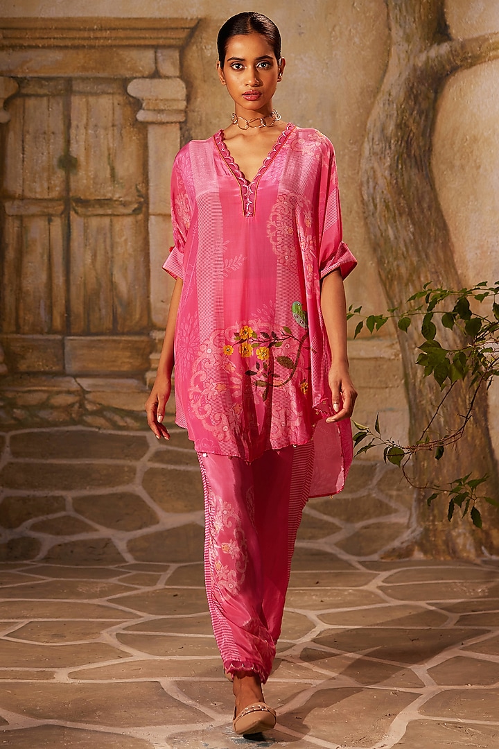 Pink Crepe Printed Tunic Set by Basil Leaf at Pernia's Pop Up Shop