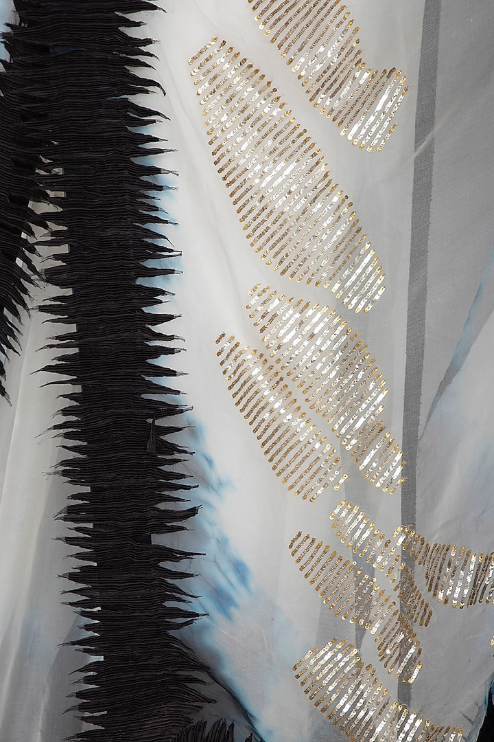 White Tie-Dye Embroidered Wedding Saree With Skirt by BLONI at Pernia's Pop Up Shop