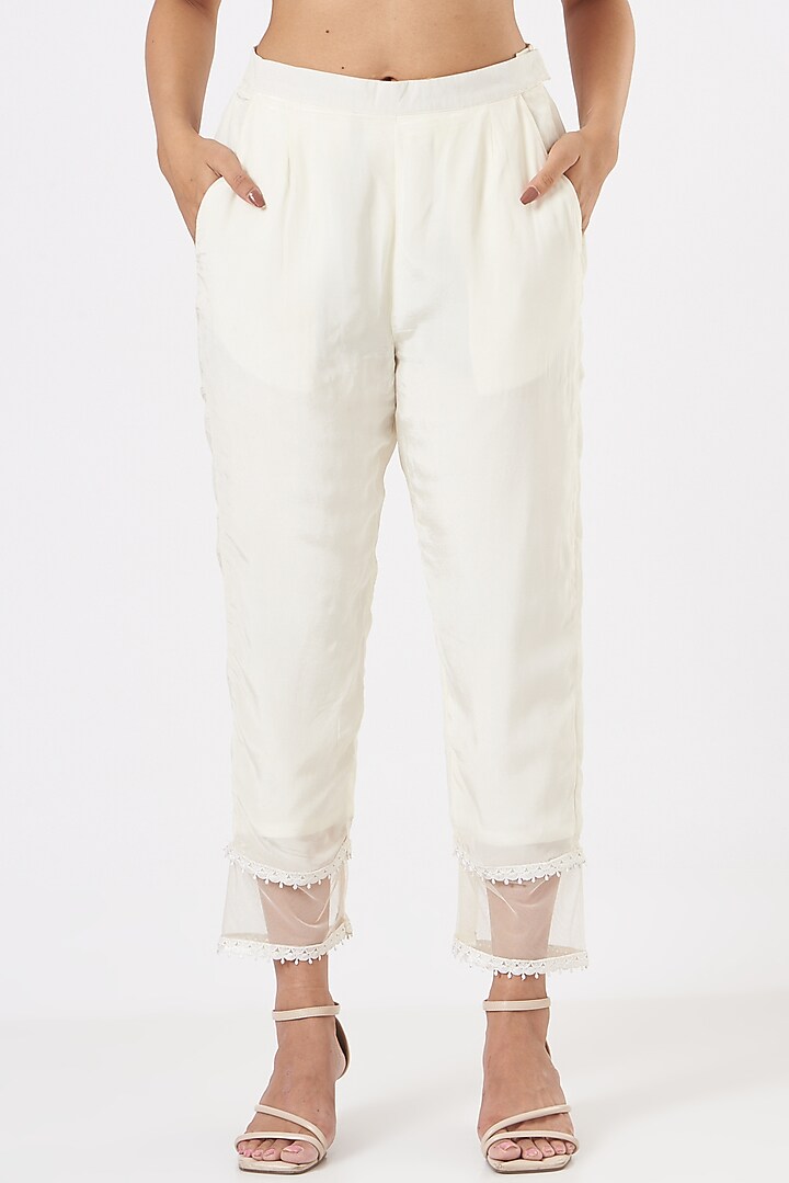 Off-White Embroidered Kurta Set by Blush & M at Pernia's Pop Up Shop