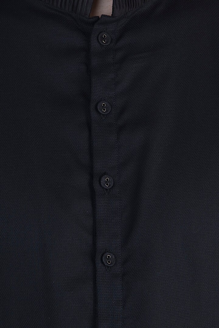 Black kurta with pants available only at Pernia's Pop Up Shop.