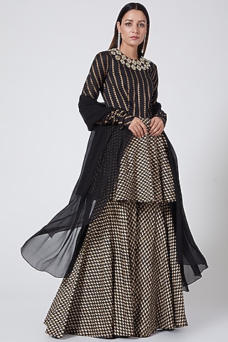 Black & Golden Printed Kurta Set by Bhumika Sharma