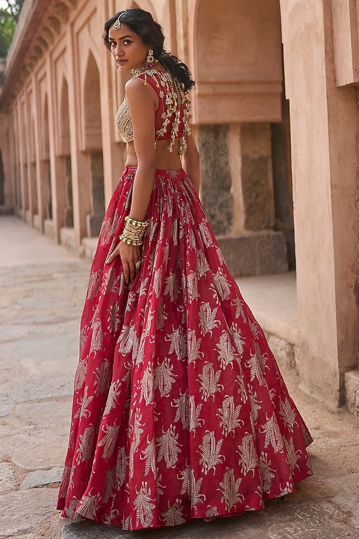 Red Organza & Net Printed Wedding Lehenga Set by Bhumika Sharma at Pernia's Pop Up Shop