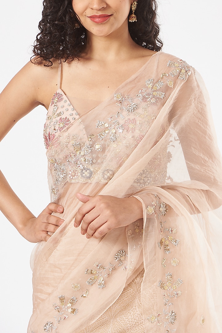 Champagne Banarasi Printed Reception Saree Set by Bhumika Sharma at Pernia's Pop Up Shop