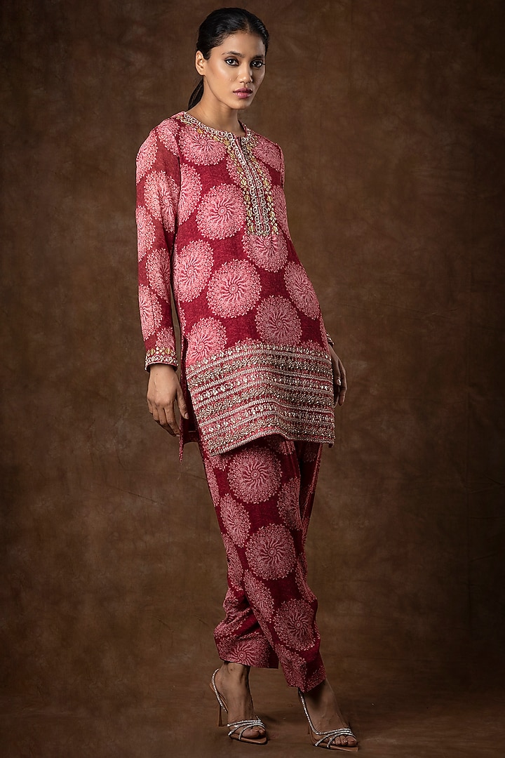Red Georgette Digital Printed & Embroidered Symmetric Short Kurta Set by Bhumika Sharma at Pernia's Pop Up Shop