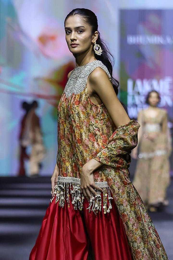 Red Georgette Floral Embroidered Kurta Set by Bhumika Sharma at Pernia's Pop Up Shop