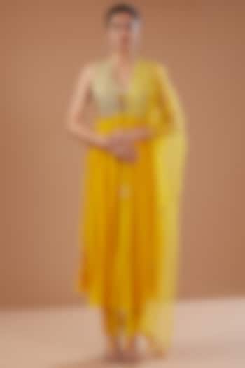 Yellow Silk Kurta Set by Bhumika Sharma at Pernia's Pop Up Shop