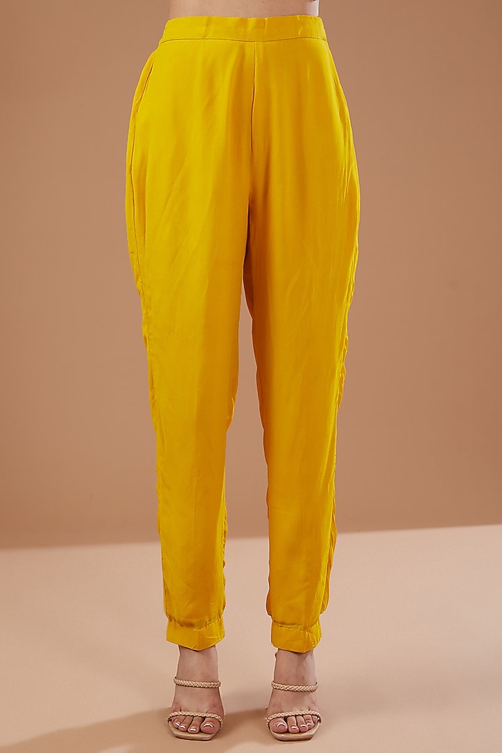 Yellow Silk Kurta Set by Bhumika Sharma at Pernia's Pop Up Shop