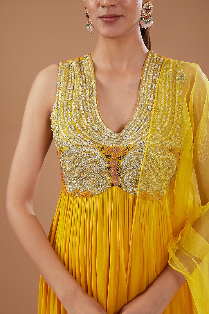 Yellow Silk Kurta Set by Bhumika Sharma at Pernia's Pop Up Shop