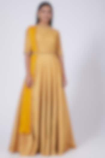 Mustard & White Kesari Bindu Printed Anarkali Set by Bhumika Sharma at Pernia's Pop Up Shop