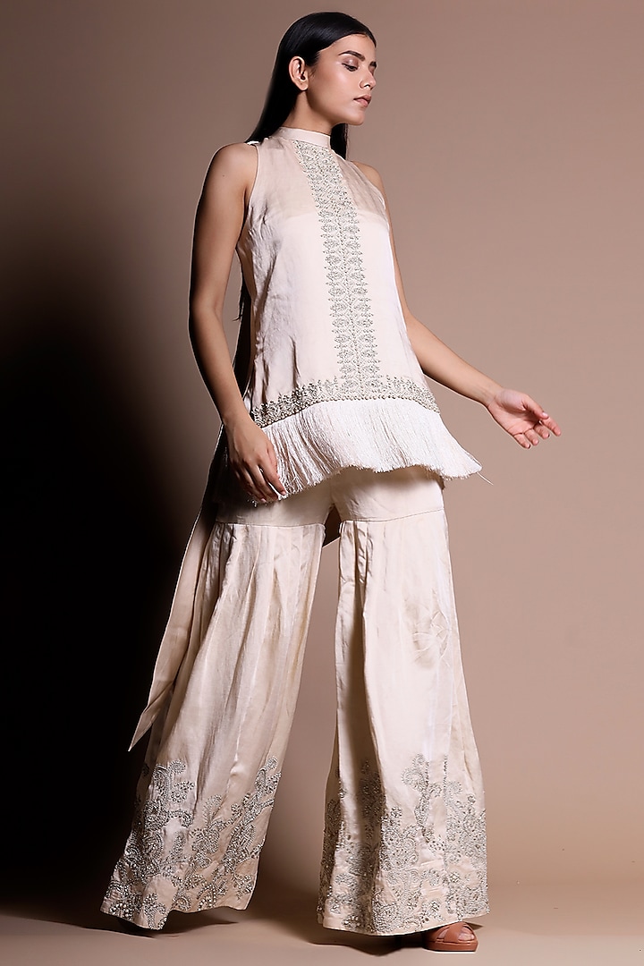 Ivory Embroidered Kurta With Trousers by Bhumika Sharma