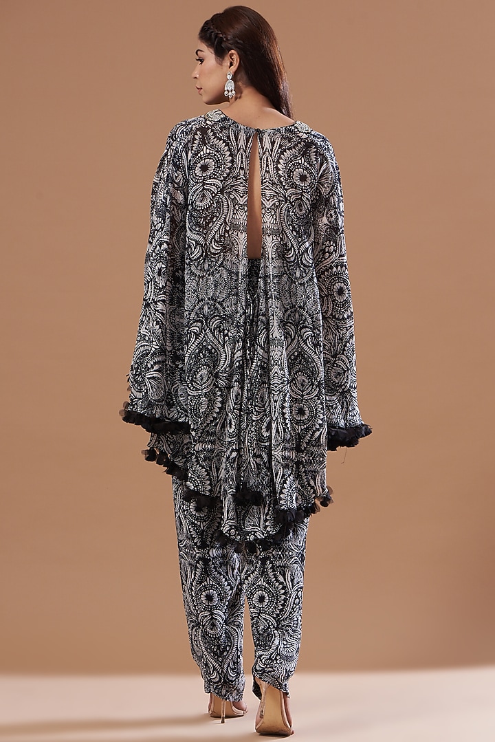 Black Printed & Embroidered Kurta Set by Bhumika Sharma at Pernia's Pop Up Shop