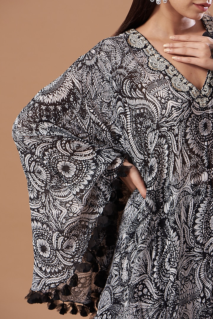 Black Printed & Embroidered Kurta Set by Bhumika Sharma at Pernia's Pop Up Shop