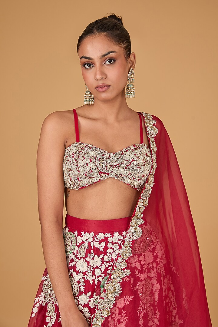 Red Organza & Net Paisley Jaal Embroidered Bridal Lehenga Set by Bhumika Sharma at Pernia's Pop Up Shop