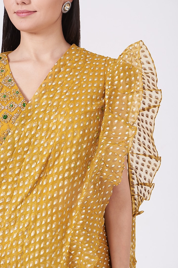 Haldi Organza Printed & Hand Embroidered Saree Set by Bhumika Sharma at Pernia's Pop Up Shop
