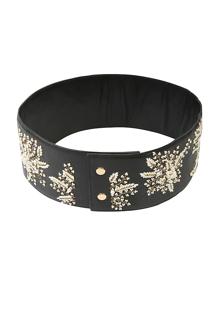 Bhumika Sharma presents Black ornate floral embroidered leather belt available only at Pernia's Pop Up Shop.