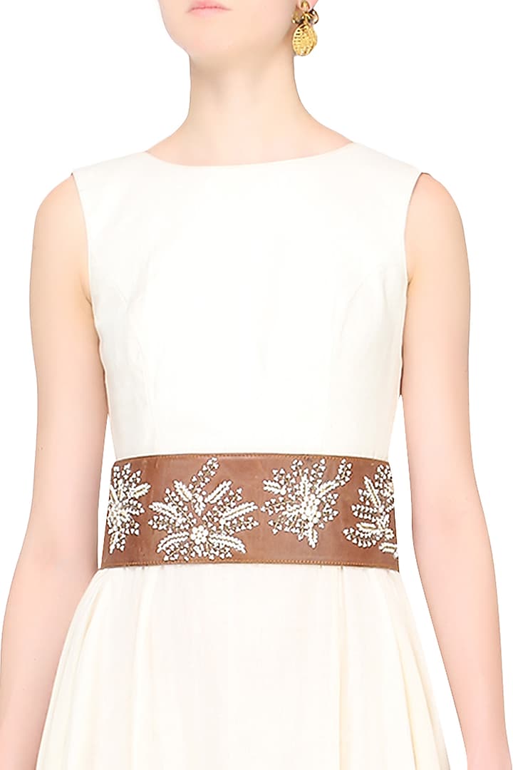 Bhumika Sharma presents Tan ornate floral embroidered leather belt available only at Pernia's Pop Up Shop.
