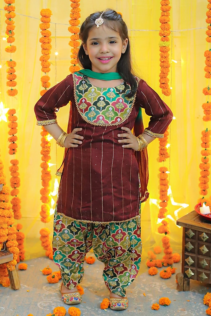 Maroon Chanderi Kurta Set For Girls by BownBee at Pernia's Pop Up Shop