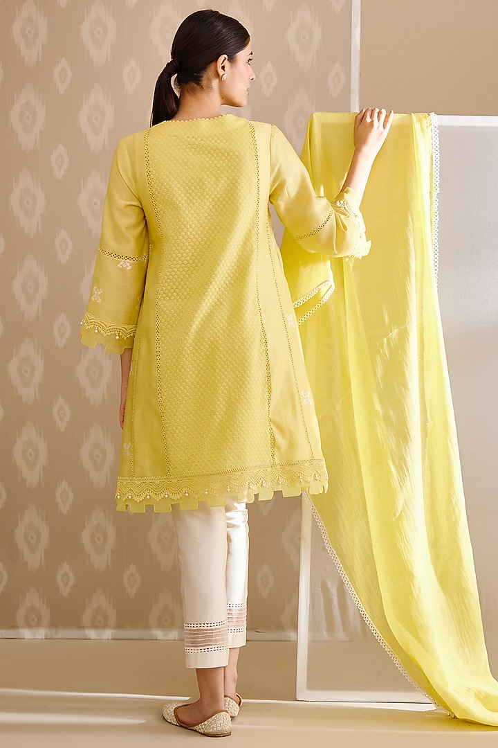 Yellow Chanderi Silk Embroidered A-Line Kurta Set by Bunka at Pernia's Pop Up Shop