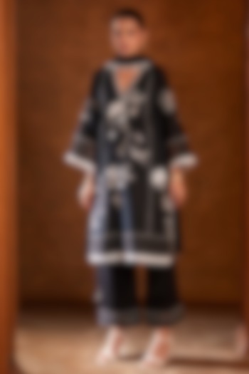 Black Chanderi Silk Motif Embroidered Straight Kurta Set by Bunka at Pernia's Pop Up Shop