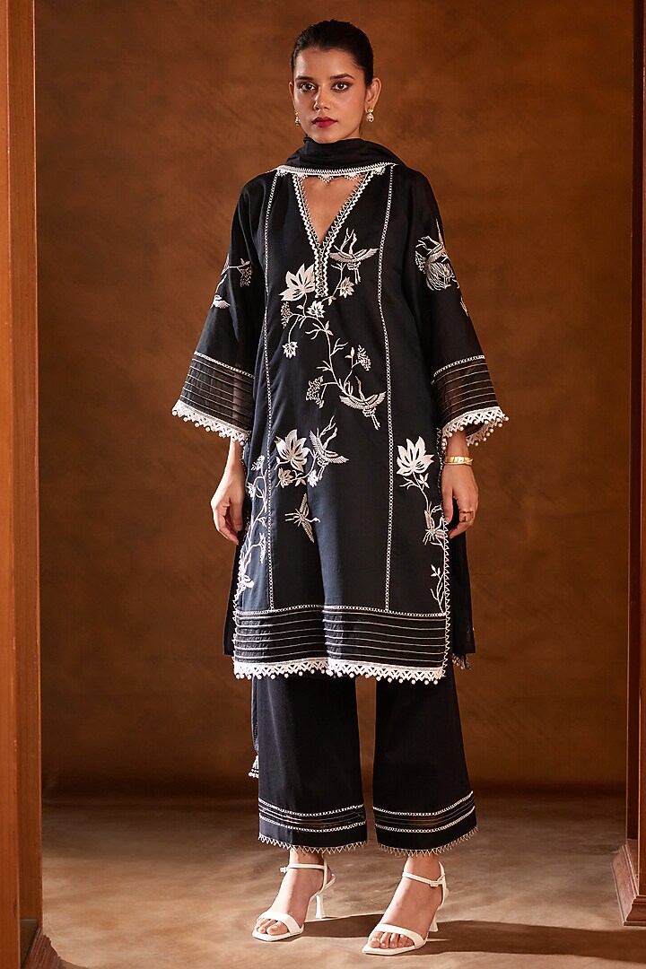 Black Chanderi Silk Motif Embroidered Straight Kurta Set by Bunka at Pernia's Pop Up Shop