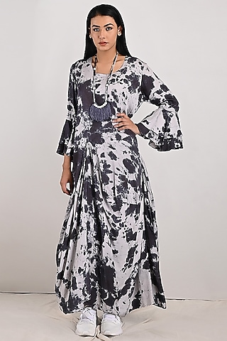 Light Grey Tie-Dyed Maxi Dress With Neckpiece by Bohame
