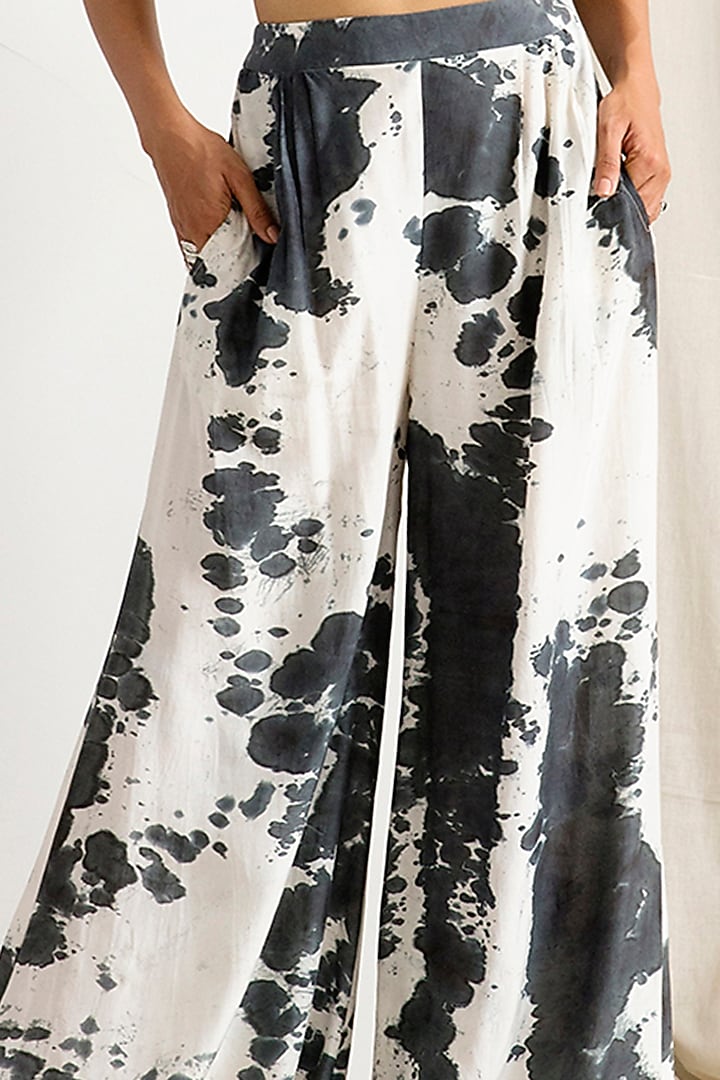 Light Grey & Black Tie-Dye Concept Party Wear Saree Set by Bohame at Pernia's Pop Up Shop