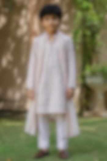 Light Pink Chanderi Kurta Set For Boys by Bohame Kids at Pernia's Pop Up Shop