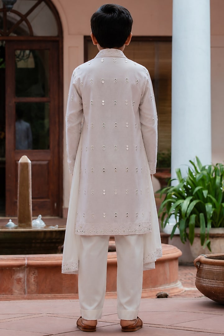 Off-White Chanderi Kurta Set For Boys by Bohame Kids at Pernia's Pop Up Shop