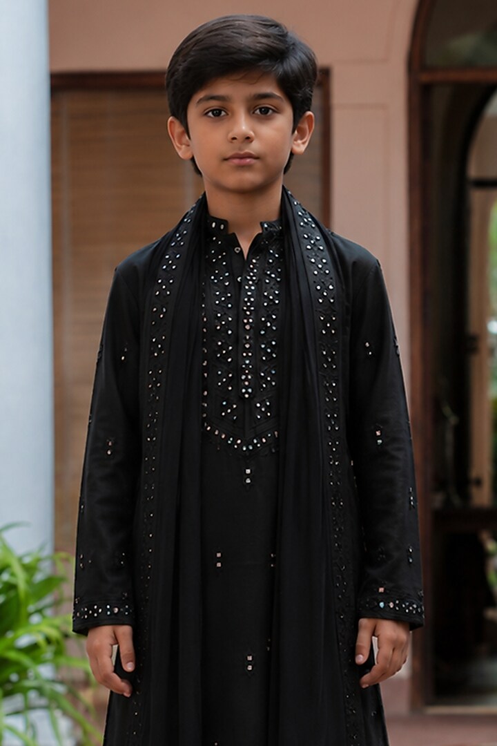 Black Chanderi Kurta Set For Boys by Bohame Kids at Pernia's Pop Up Shop