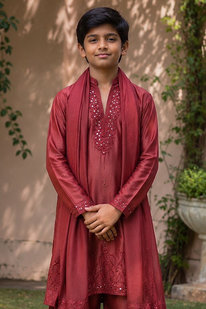 Maroon Chanderi Kurta Set For Boys by Bohame Kids at Pernia's Pop Up Shop