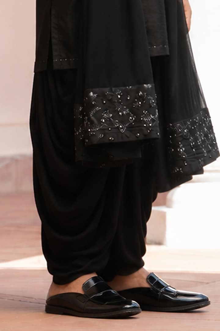 Black Chanderi Embellished Kurta Set For Boys by Bohame Kids at Pernia's Pop Up Shop