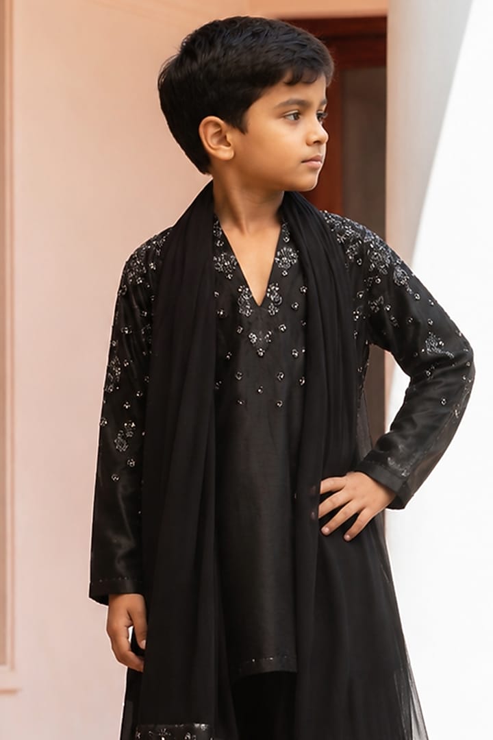 Black Chanderi Embellished Kurta Set For Boys by Bohame Kids at Pernia's Pop Up Shop