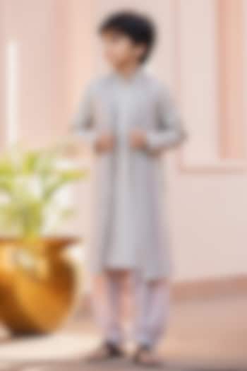 Mouse-Colored Chikankari Mirror Embroidered Kurta Set For Boys by Bohame Kids at Pernia's Pop Up Shop