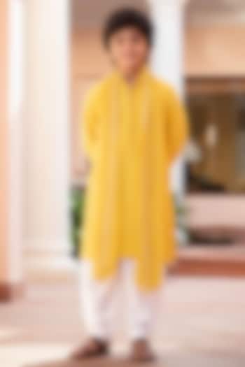 Mustard Chikankari Embroidered Kurta Set For Boys by Bohame Kids at Pernia's Pop Up Shop