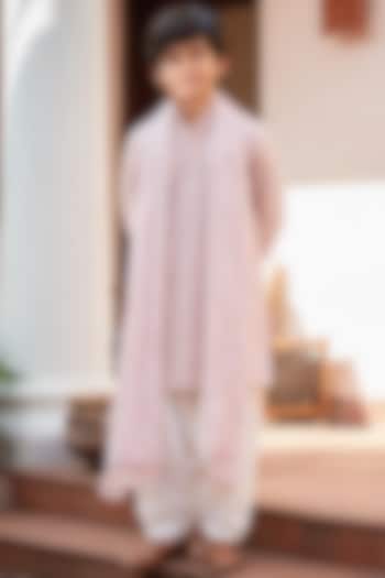 Dusty Rose Pink Chikankari Embroidered Kurta Set For Boys by Bohame Kids at Pernia's Pop Up Shop