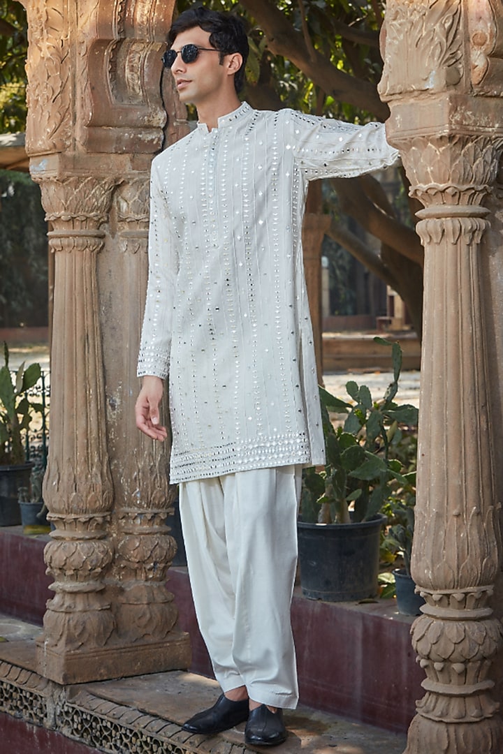 Off-White Chanderi Chikankari Embroidered Kurta Set by Bohame Men at Pernia's Pop Up Shop