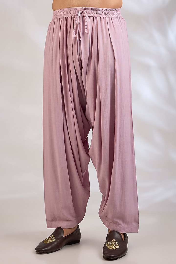Lilac Chanderi & Cotton Kurta Set by Bohame Men at Pernia's Pop Up Shop