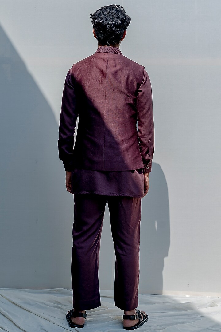 Brown Silk Embroidered Overlapped Bundi Jacket Set by Bohame Men at Pernia's Pop Up Shop