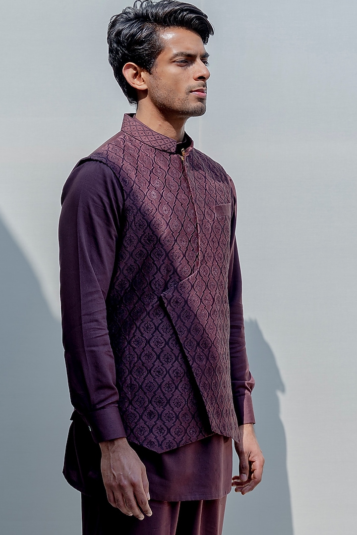 Brown Silk Embroidered Overlapped Bundi Jacket Set by Bohame Men at Pernia's Pop Up Shop