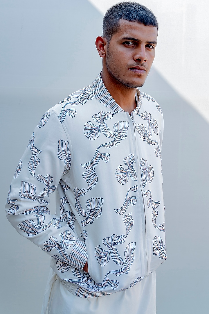 Off White Abstract Silk Embroidered Kurta Set With Jacket by Bohame Men at Pernia's Pop Up Shop